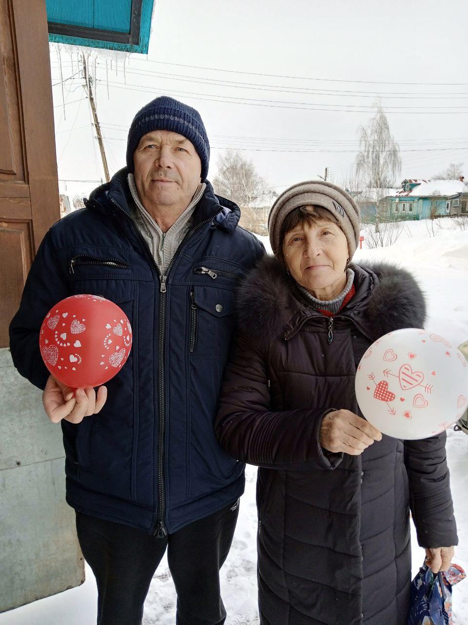 Любви все возрасты покорны.