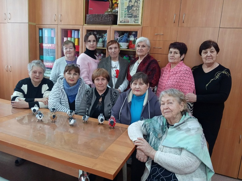 ТВОРЧЕСТВО КАК ПТИЦА: КАК «СЕРЕБРЯНЫЕ» МАСТЕРА СОЗДАВАЛИ ПУХЛЯКА ИЗ ТРУБОЧЕК