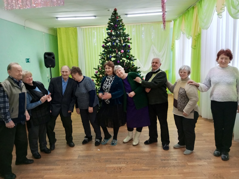 «Старый новый год спешит к нам в гости».